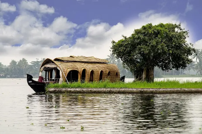 Mountain Jukkey Kerala Backwaters Scenic Houseboat View