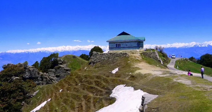 Scenic pine forest drive to Hatu Peak - Mountain Junkey