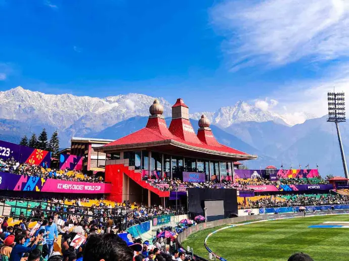 Dharamshala valley and Dhauladhar range view – Mountain Junkey