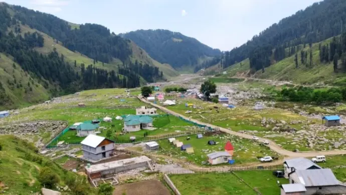 Lush meadows and snow-clad ridges in Sarthal Valley (approx 2,150 m), Kathua district - Mountain Junkey