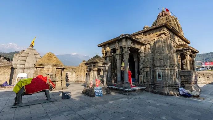 Baijnath Shiva Temple exterior Nagara-style architecture - Mountain Junkey