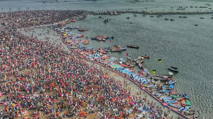 Aerial view of Triveni Sangam confluence of Ganga Yamuna Saraswati rivers in Prayagraj - Mountain Junkey