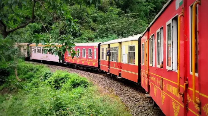 Toy Train ride through Himachal Hills on Kalka Shimla route – Mountain Junkey